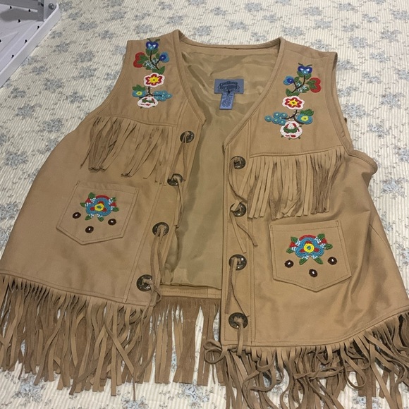 Cambridge Dry Goods Jackets & Blazers - Cambridge Dry Goods Leather beaded Vest W/Fringe Size Med Like NEW Western Bling